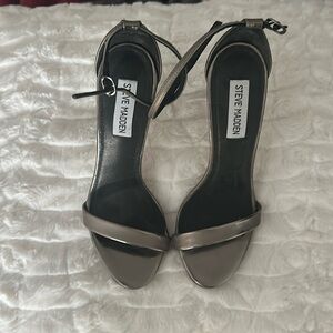 NWOT Steve Madden sandals